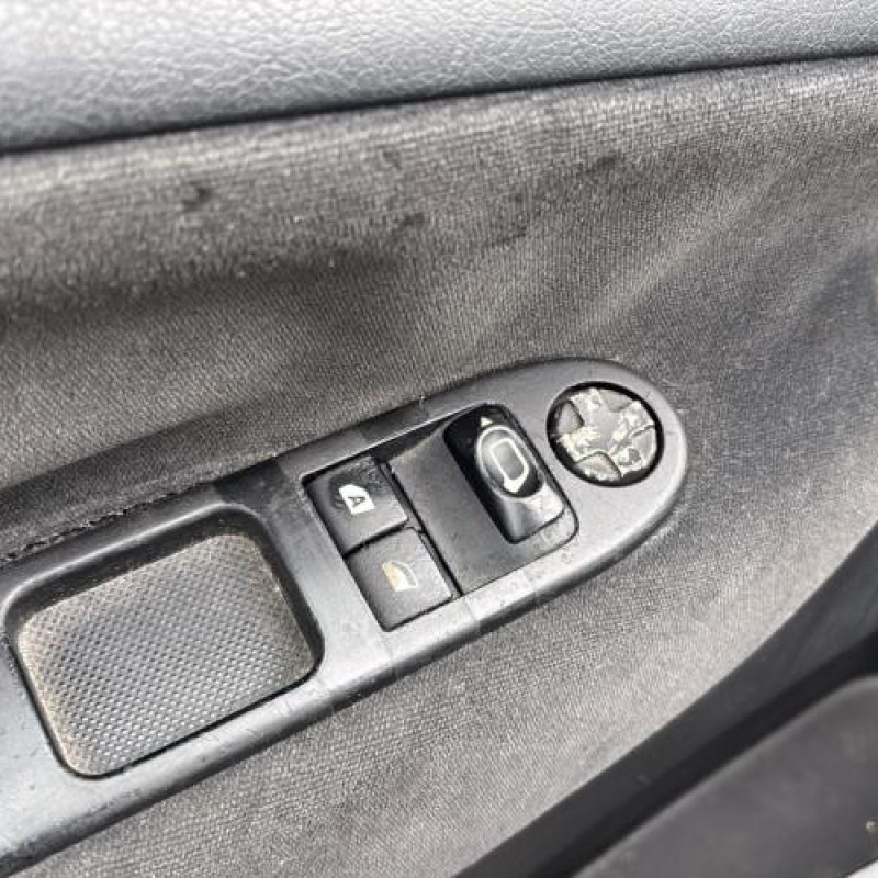 Boitier air bag PEUGEOT 207 Photo n°14