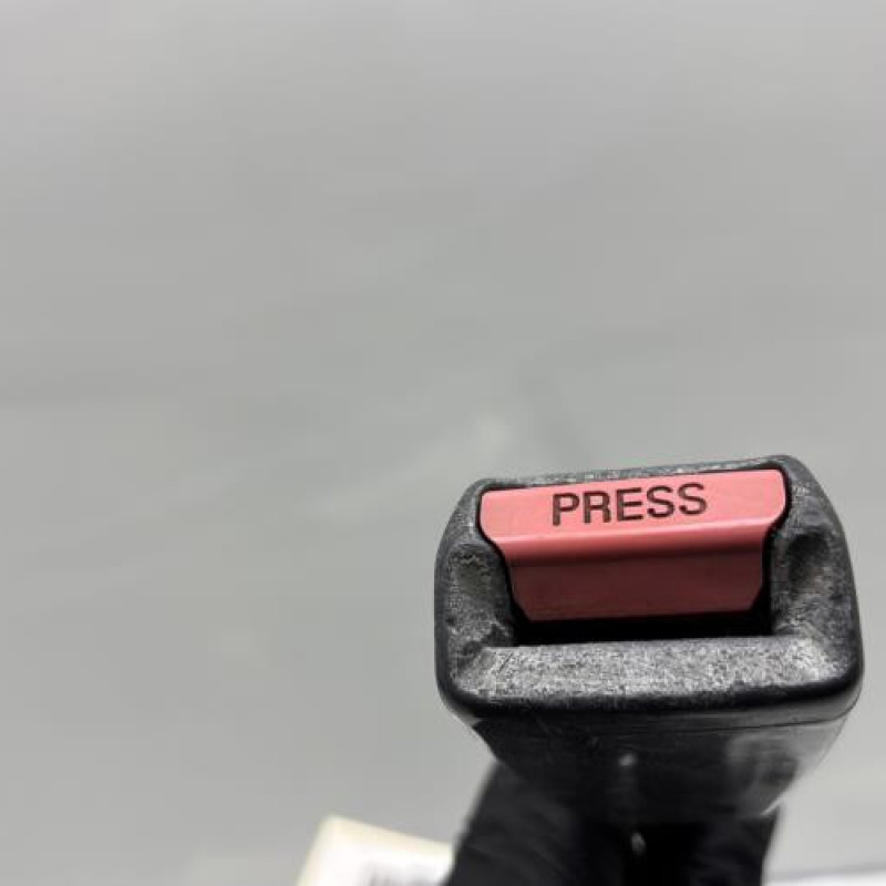 Attache ceinture avant droit NISSAN PATROL 1 Photo n°4