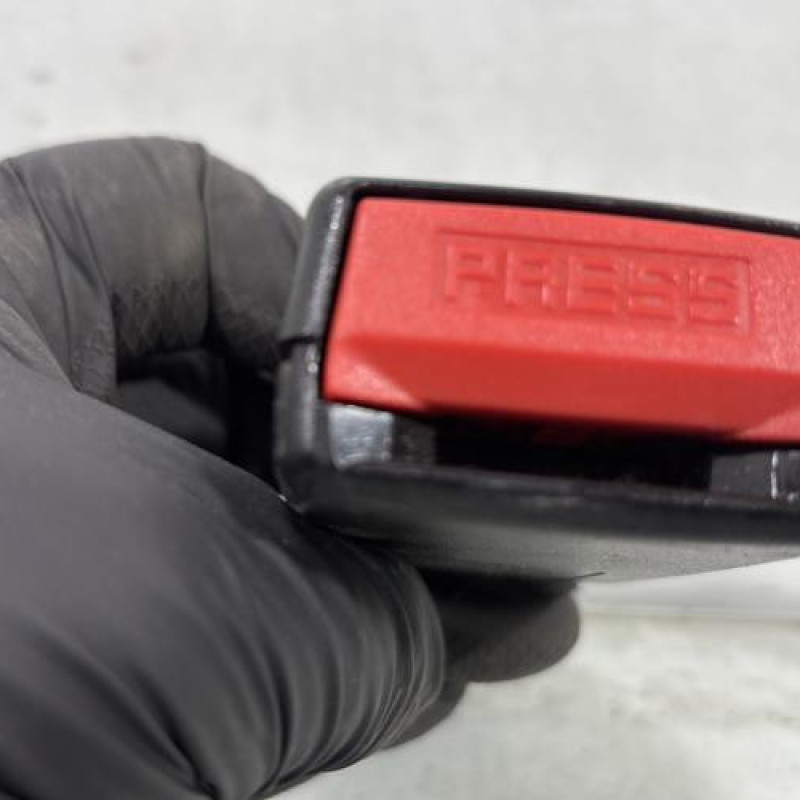 Attache ceinture arriere droit RENAULT TWINGO 2 Photo n°2