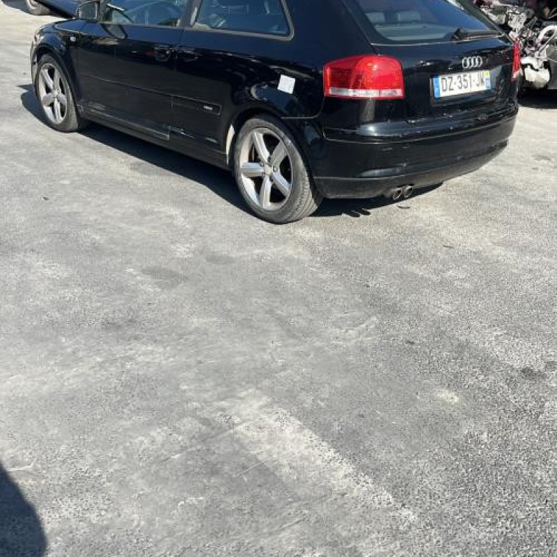 Attache ceinture avant gauche AUDI A3 2 Photo n°10