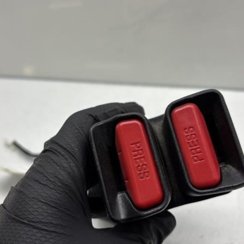 Attache ceinture arriere droit RENAULT KADJAR Photo n°5