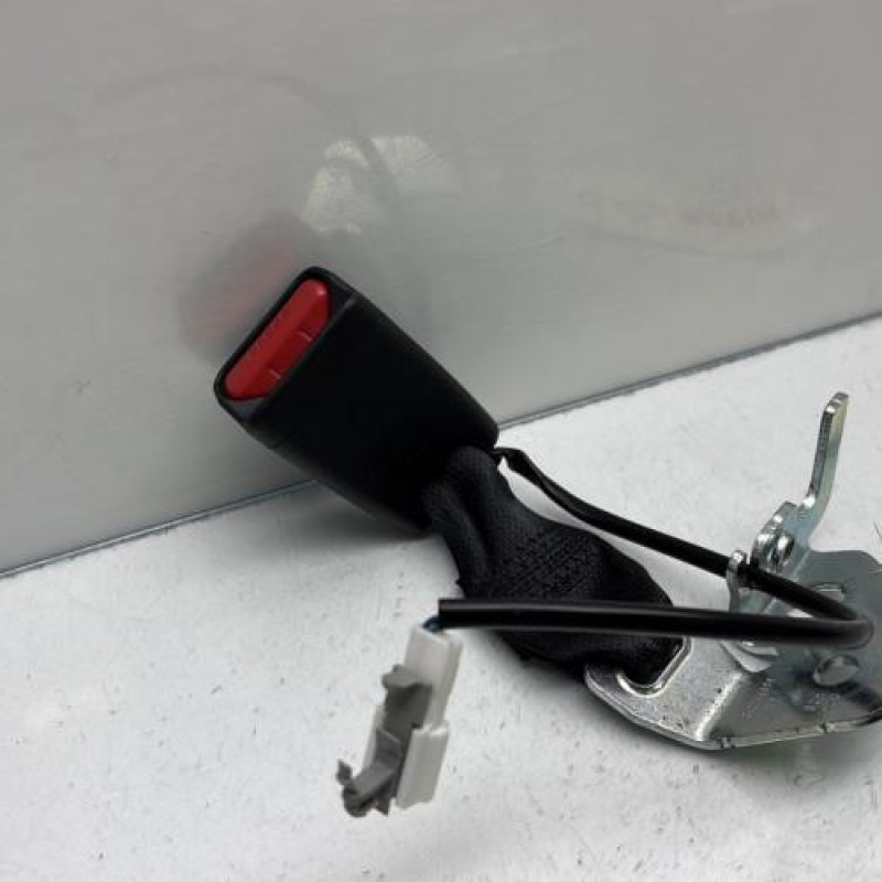 Attache ceinture arriere gauche RENAULT KADJAR Photo n°1