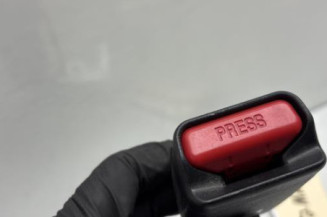 Attache ceinture arriere gauche RENAULT KADJAR