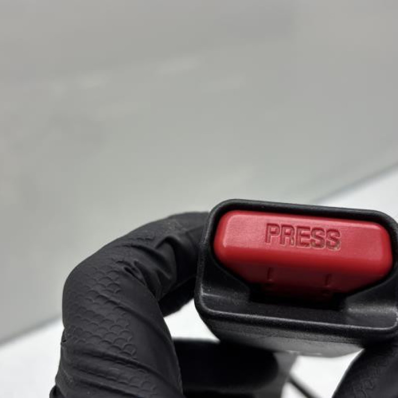 Attache ceinture avant droit RENAULT KADJAR Photo n°4