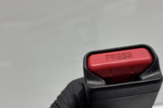 Attache ceinture avant gauche RENAULT KADJAR