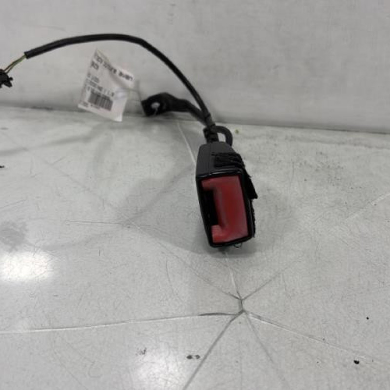 Attache ceinture avant gauche AUDI A3 2 Photo n°2