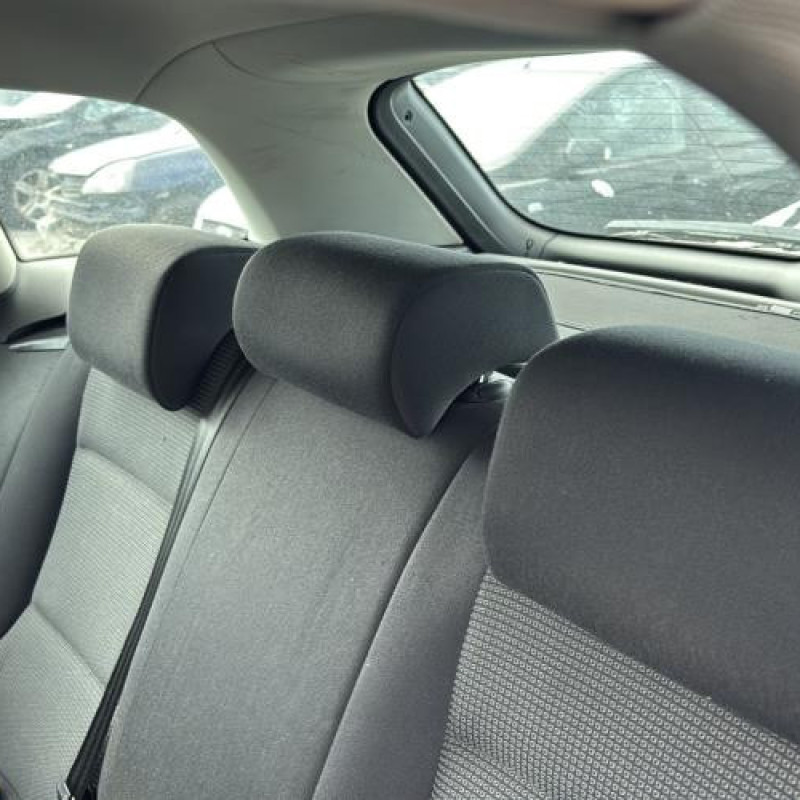 Attache ceinture avant gauche AUDI A3 2 Photo n°14