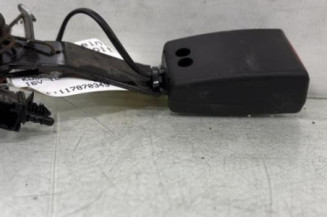 Attache ceinture arriere droit FORD KUGA 2