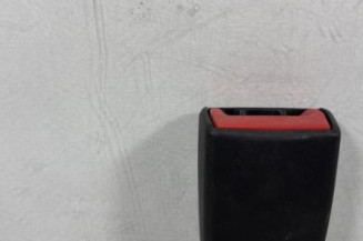 Attache ceinture arriere gauche FORD KUGA 2