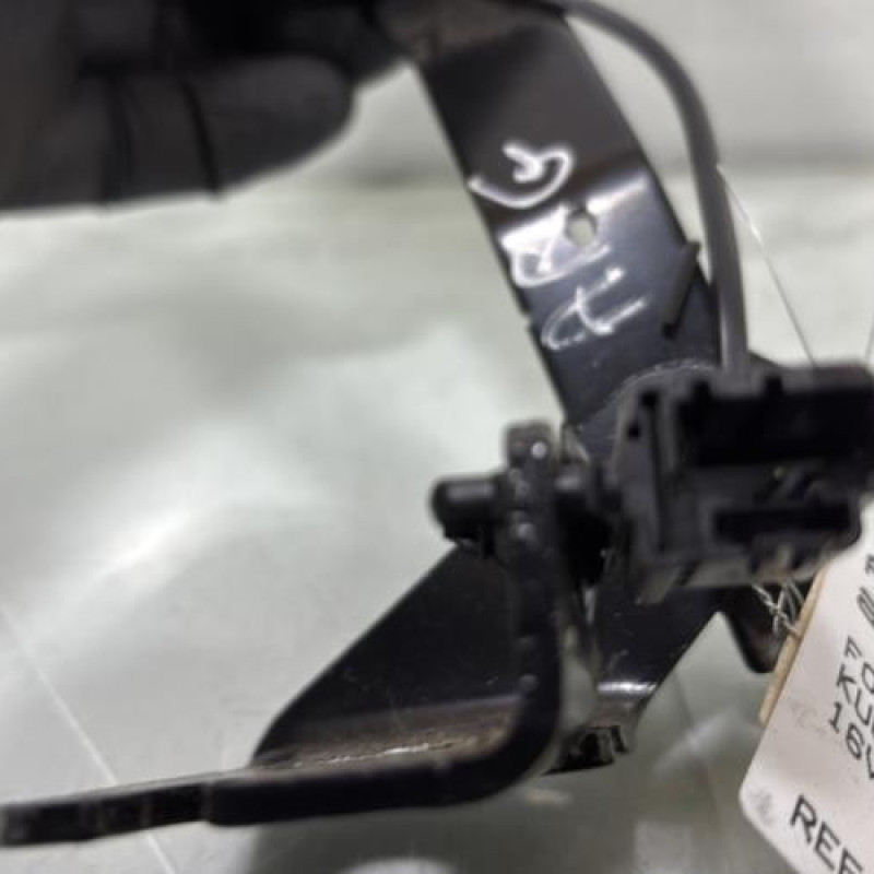 Attache ceinture arriere gauche FORD KUGA 2 Photo n°3