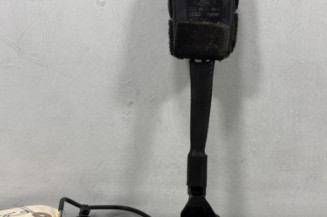 Attache ceinture avant droit FORD KUGA 2