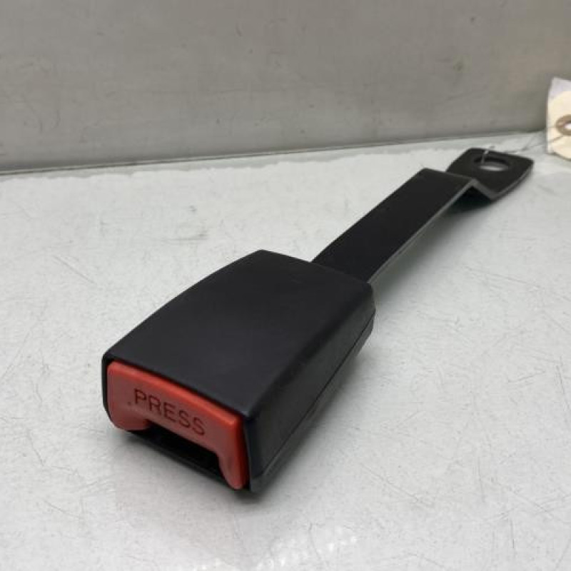 Attache ceinture avant droit SUZUKI ALTO 3 Photo n°1