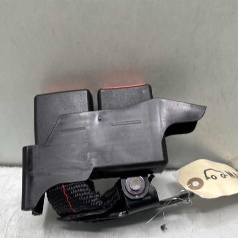 Attache ceinture arriere droit RENAULT CLIO 3 Photo n°4