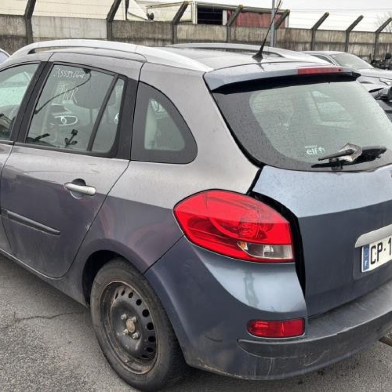 Attache ceinture arriere gauche RENAULT CLIO 3 Photo n°7