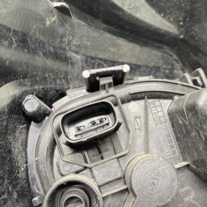 Feu arriere principal droit (feux) OPEL CORSA E Photo n°3