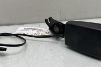 Attache ceinture arriere droit OPEL CORSA E Photo n°1