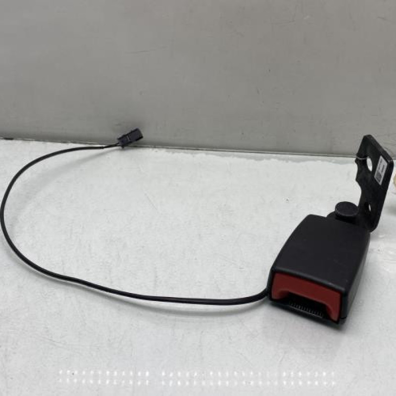 Attache ceinture arriere gauche OPEL CORSA E Photo n°2