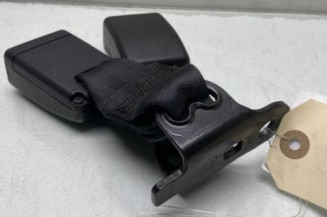 Attache ceinture arriere droit PEUGEOT 208 1