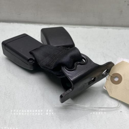 Attache ceinture arriere droit PEUGEOT 208 1