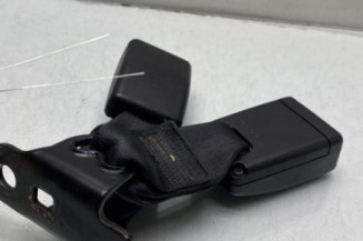 Attache ceinture arriere droit PEUGEOT 208 1
