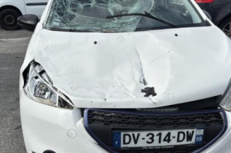 Attache ceinture arriere droit PEUGEOT 208 1