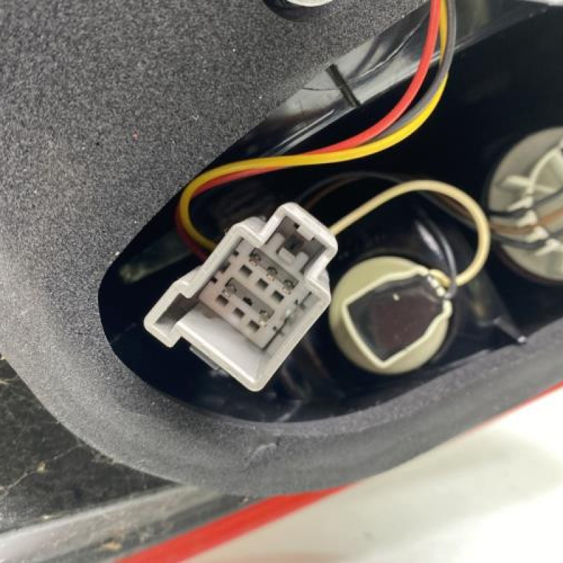 Feu arriere principal droit (feux) FORD FIESTA 6 Photo n°3