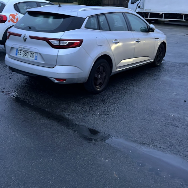 RENAULT MEGANE 4 PHASE 1 BREAK 1.5 BLUE DCI - 8V TURBO Photo n°3