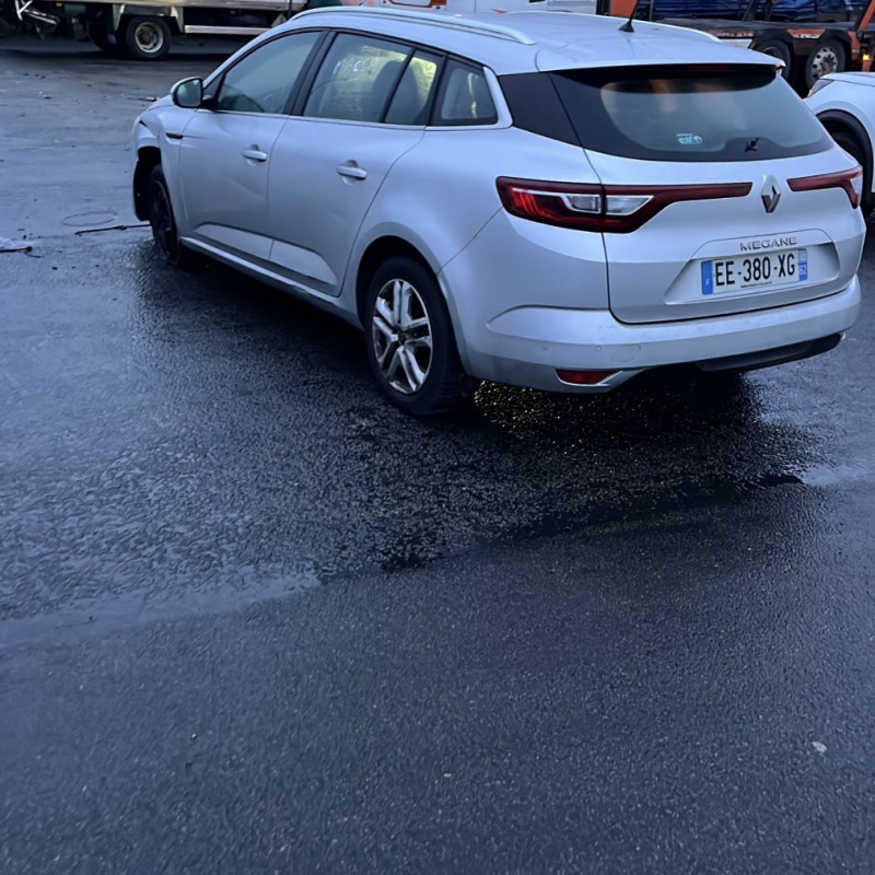 RENAULT MEGANE 4 PHASE 1 BREAK 1.5 BLUE DCI - 8V TURBO Photo n°4