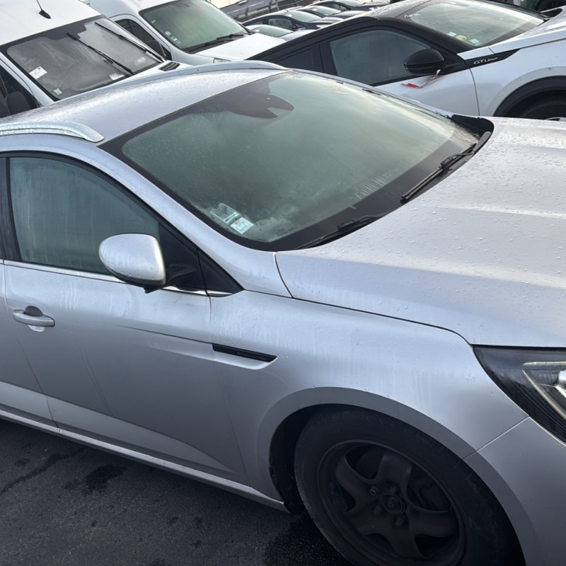 RENAULT MEGANE 4 PHASE 1 BREAK 1.5 BLUE DCI - 8V TURBO Photo n°14