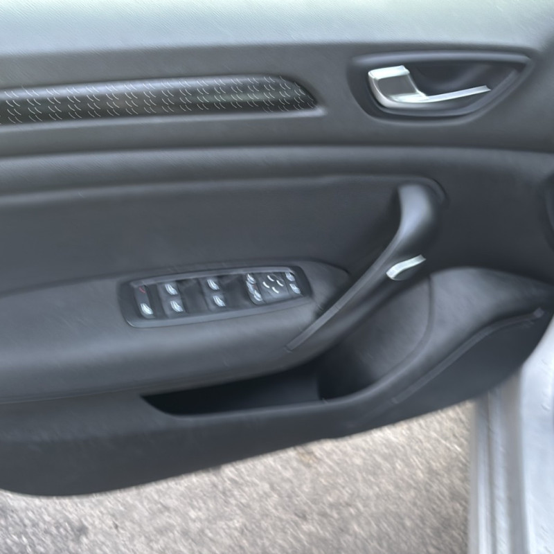 RENAULT MEGANE 4 PHASE 1 BREAK 1.5 BLUE DCI - 8V TURBO Photo n°16