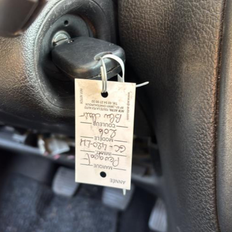 Bloc ABS (freins anti-blocage) PEUGEOT 206 Photo n°18