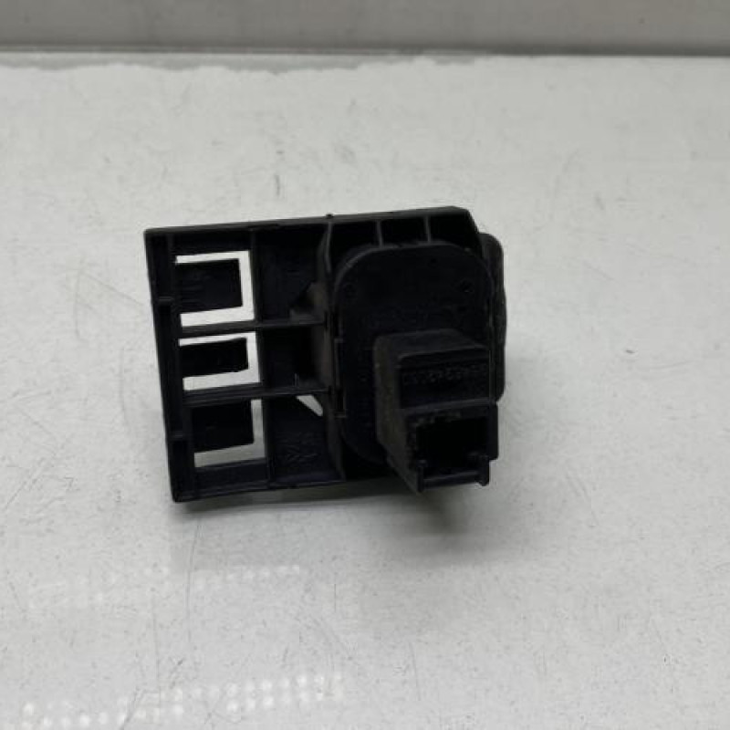 Bouton de coffre PEUGEOT 407 Photo n°2