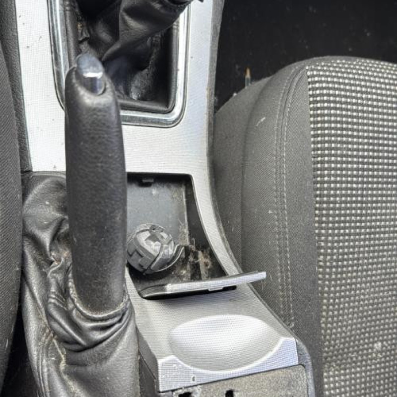 Bouton de coffre PEUGEOT 407 Photo n°16