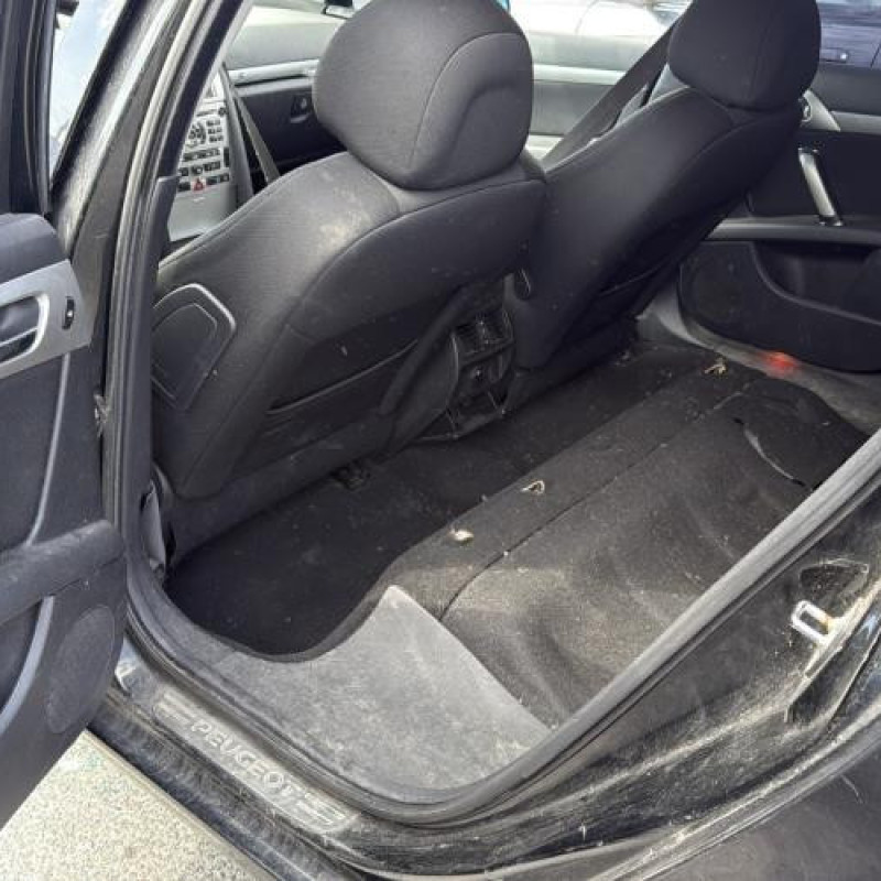 Bouton de coffre PEUGEOT 407 Photo n°18