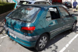 Commande de phare PEUGEOT 306