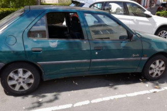 Commande de phare PEUGEOT 306