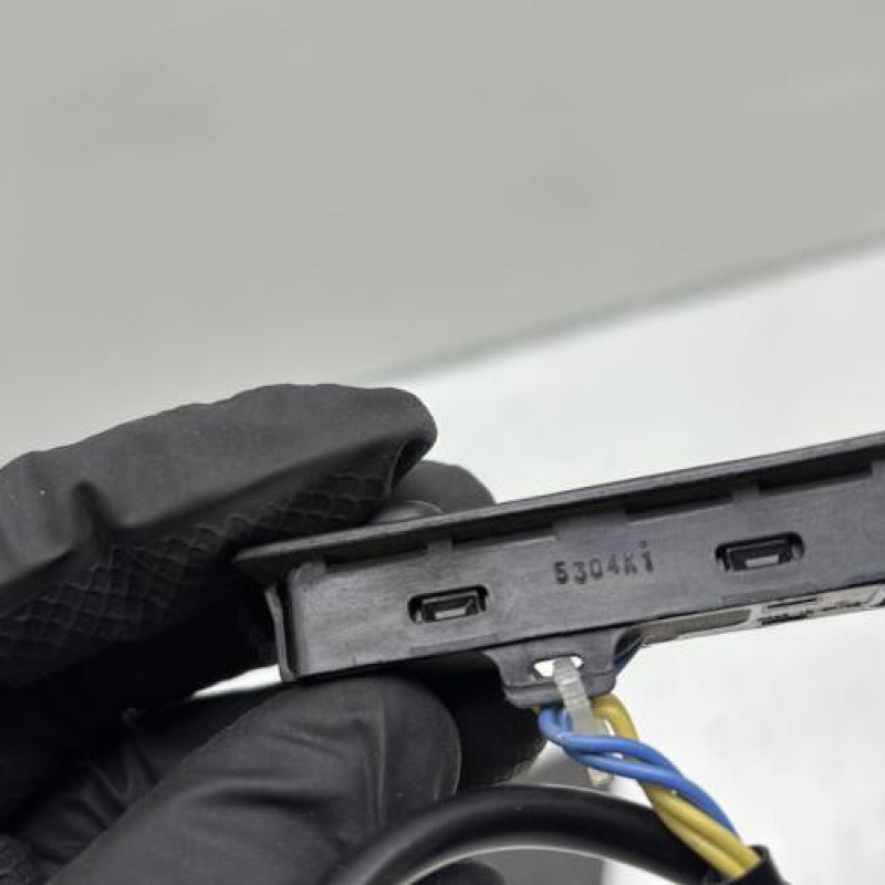 Bouton de coffre RENAULT KADJAR Photo n°3