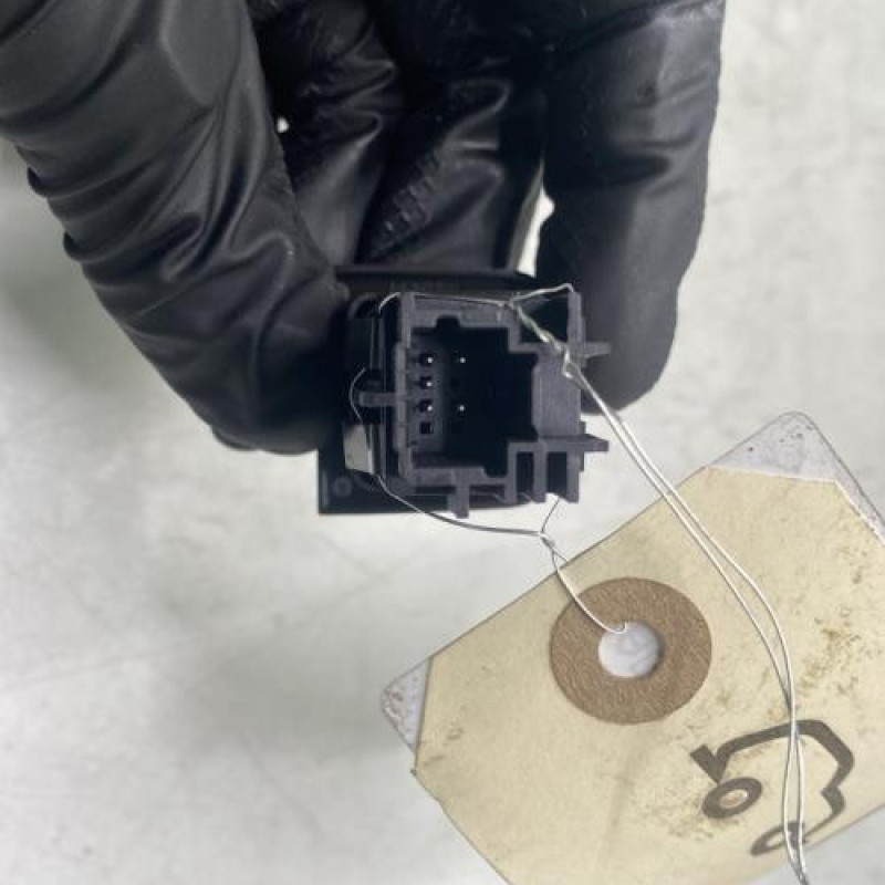 Bouton de warning RENAULT KADJAR Photo n°3