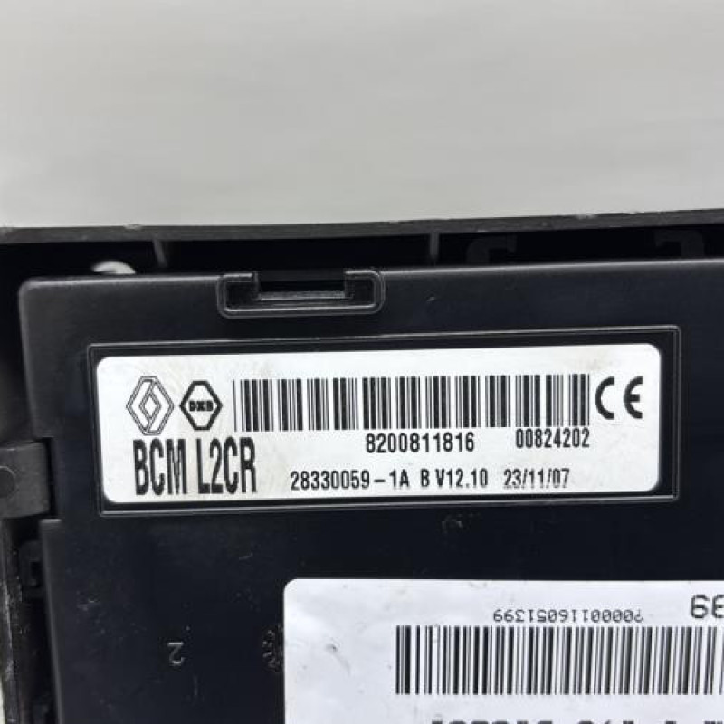 Boitier UCH RENAULT CLIO 3 Photo n°3