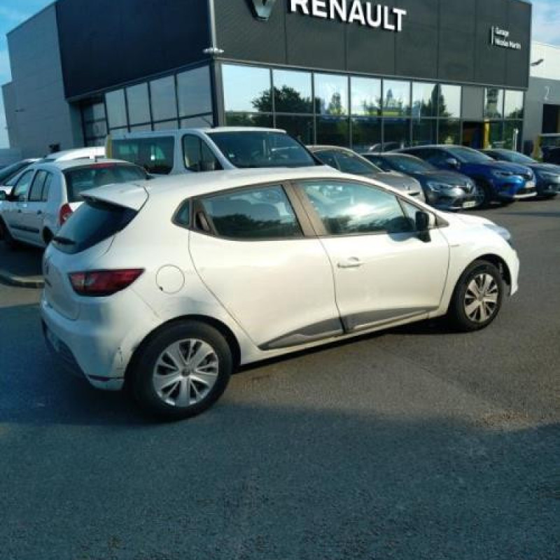 Eclairage de plaque RENAULT CLIO 4 Photo n°7