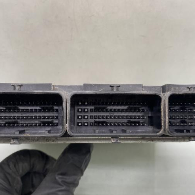 Calculateur moteur RENAULT MASTER 3 Photo n°3