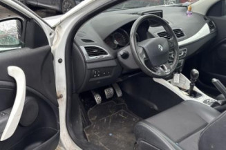 Boitier USM  RENAULT MEGANE 3