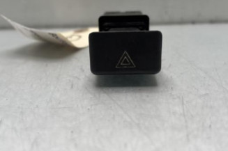 Bouton de warning RENAULT SUPER 5 Photo n°1