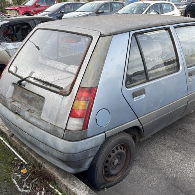 Bouton de warning RENAULT SUPER 5 Photo n°9