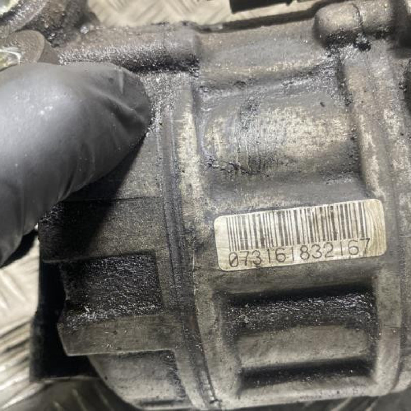 Compresseur clim RENAULT VEL SATIS Photo n°3