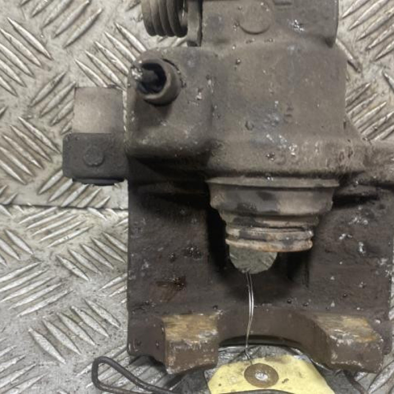 Etrier arriere droit (freinage) RENAULT VEL SATIS Photo n°3