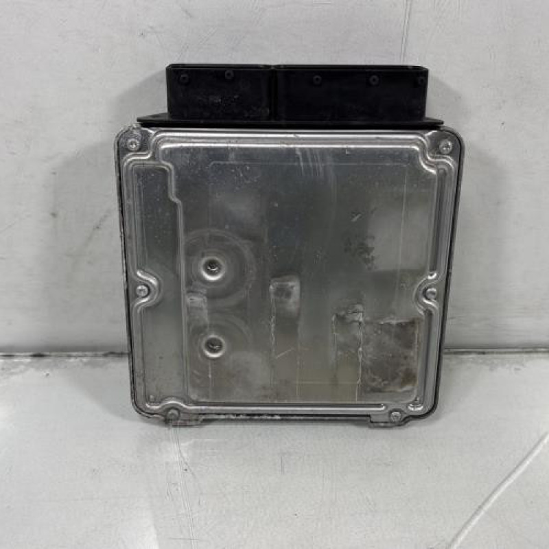 Calculateur moteur VOLKSWAGEN GOLF 5 Photo n°4