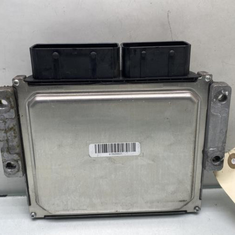 Calculateur moteur PEUGEOT 308 2 Photo n°4