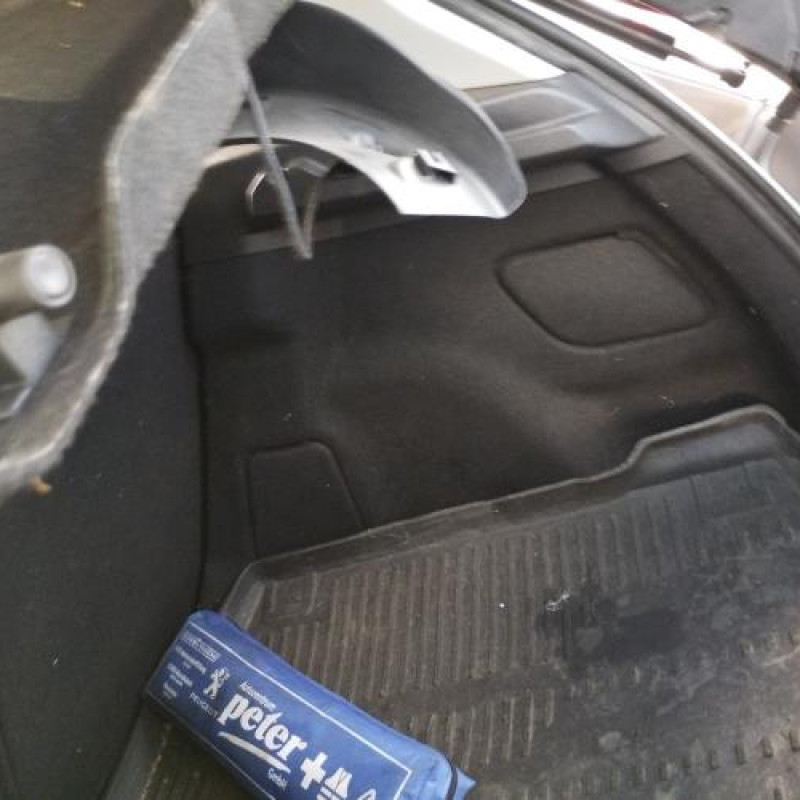 Calculateur moteur PEUGEOT 308 2 Photo n°16