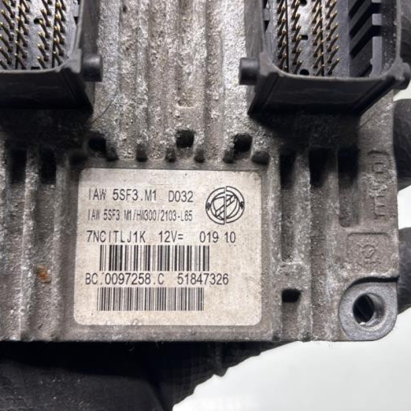 Calculateur moteur FIAT PUNTO EVO 3 Photo n°3